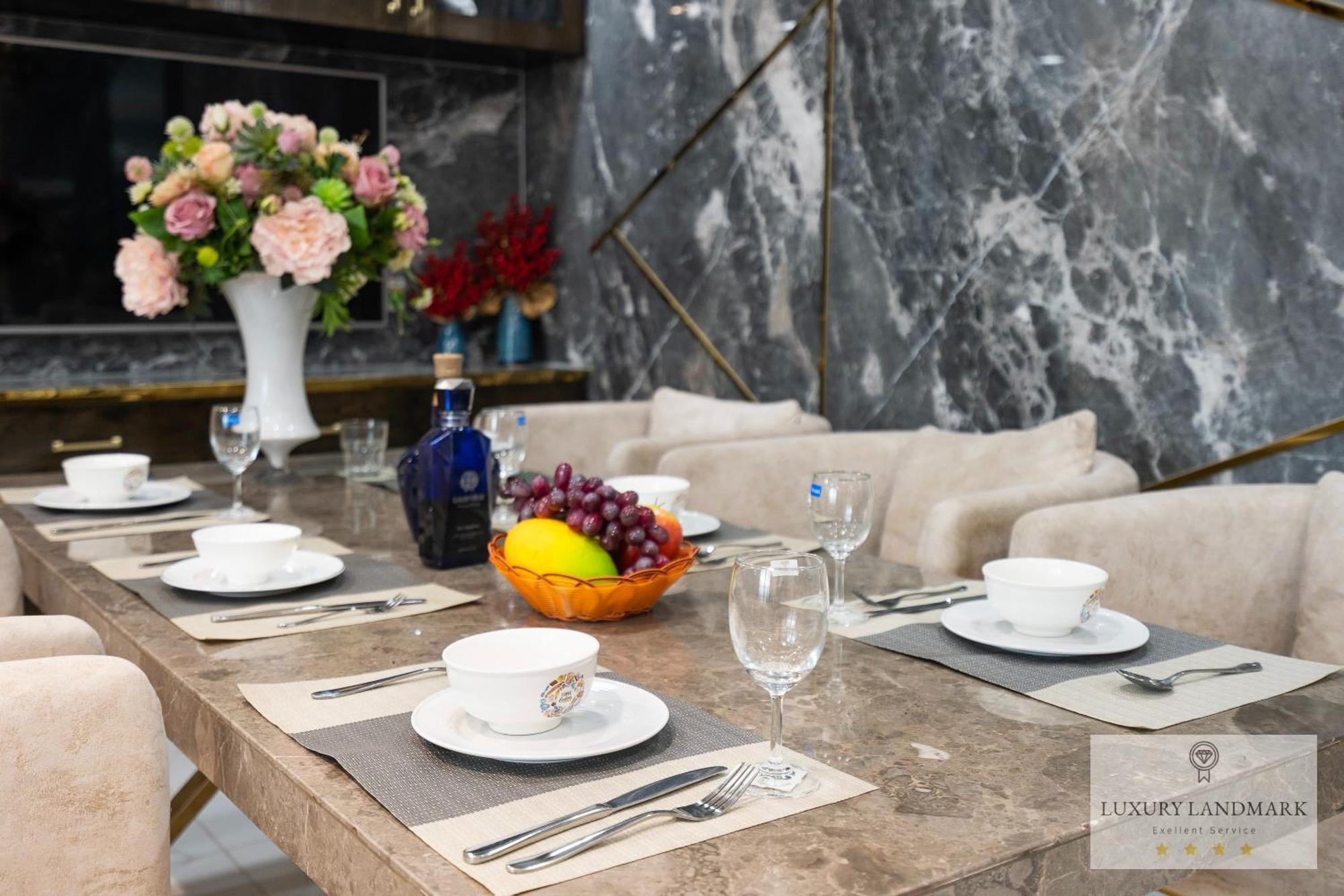 The Signature Landmark 81 - Vinhomes Central Binh Thanh Ho Chi Minh-Byen Eksteriør billede